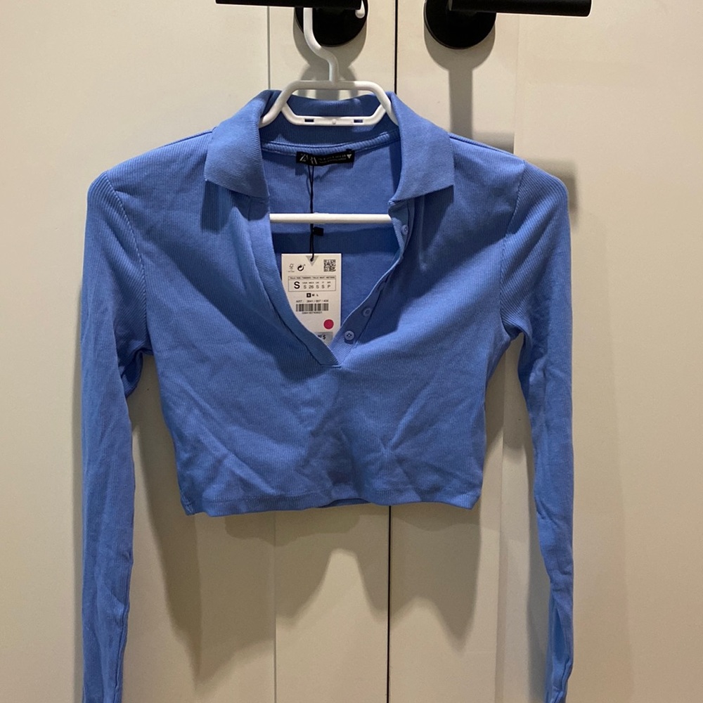 Brand new Zara cropped collared long sleeve.